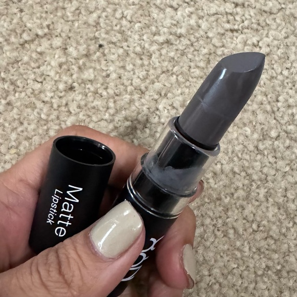 NYX "Haze" lipstick - Picture 4 of 6